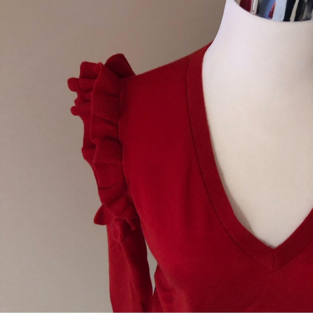 Banana Republic Extra Fine Merino v neck ruffle sleeve sweater S
